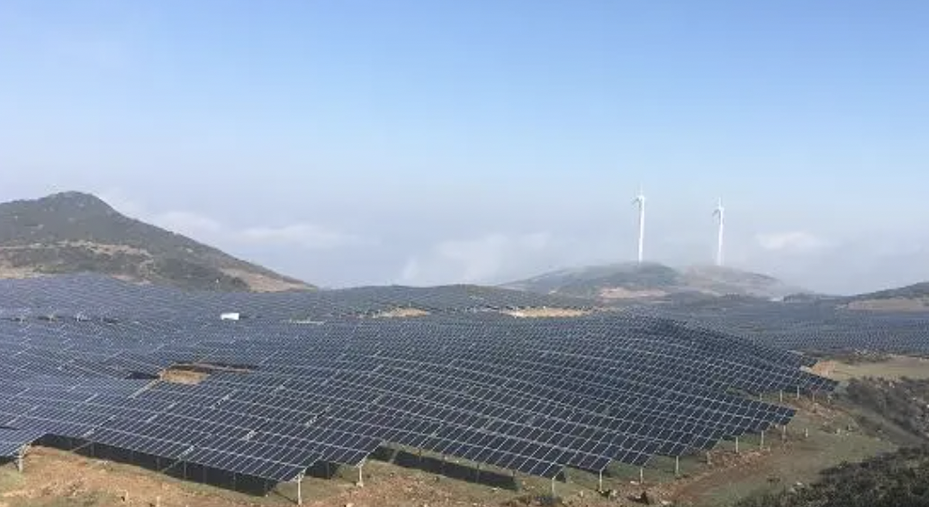 8套交付，皇冠crown(中国)智能无人机机场光伏巡检规模应用
